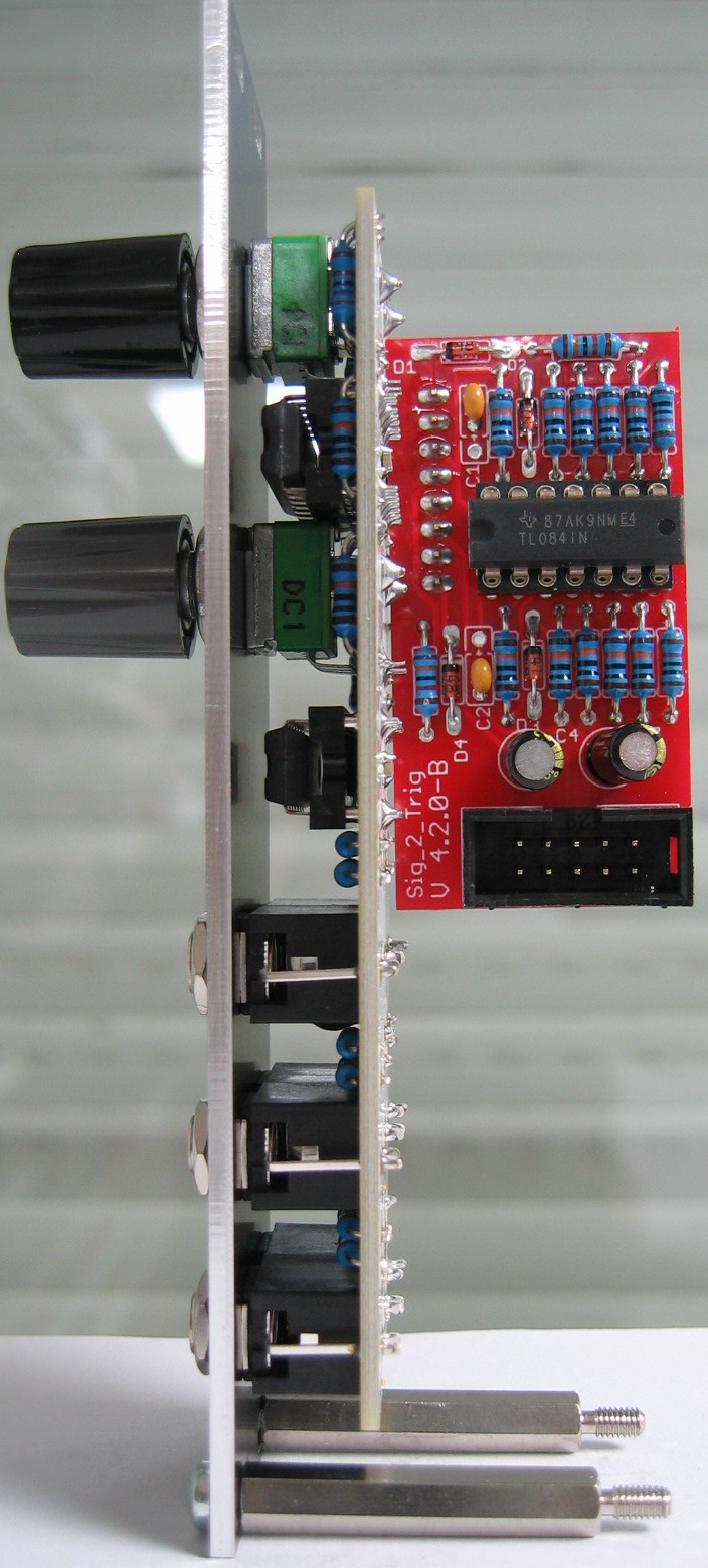 Signal to trigger converter side view