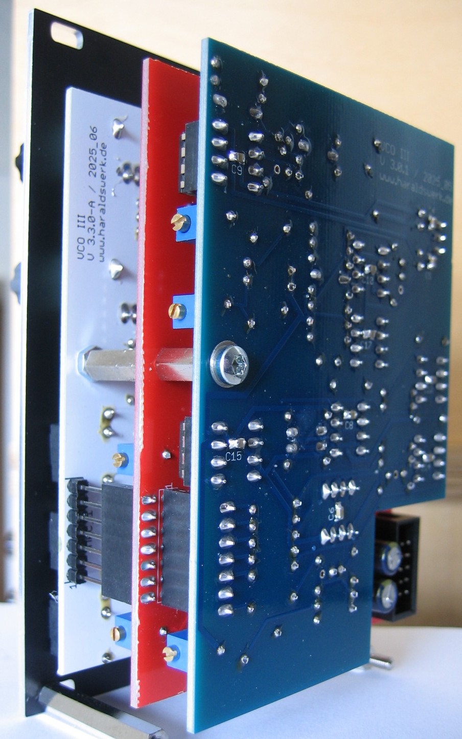 VCO III halve back view